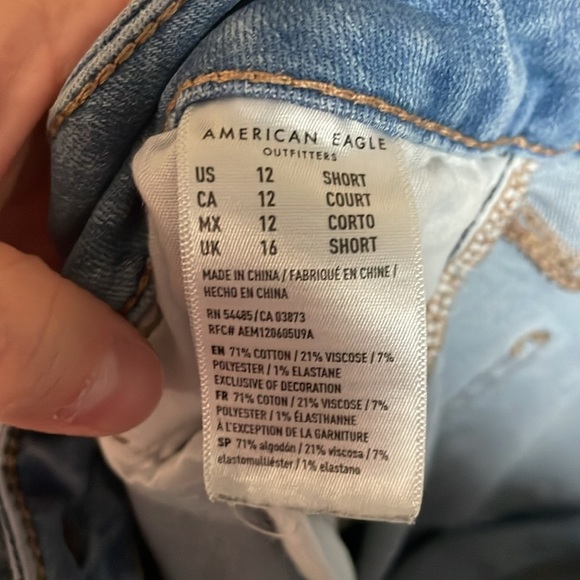 American Eagle Outfitters size 12 Short Medium Wash Next Level Stretch Jeans - Picture 11 of 13